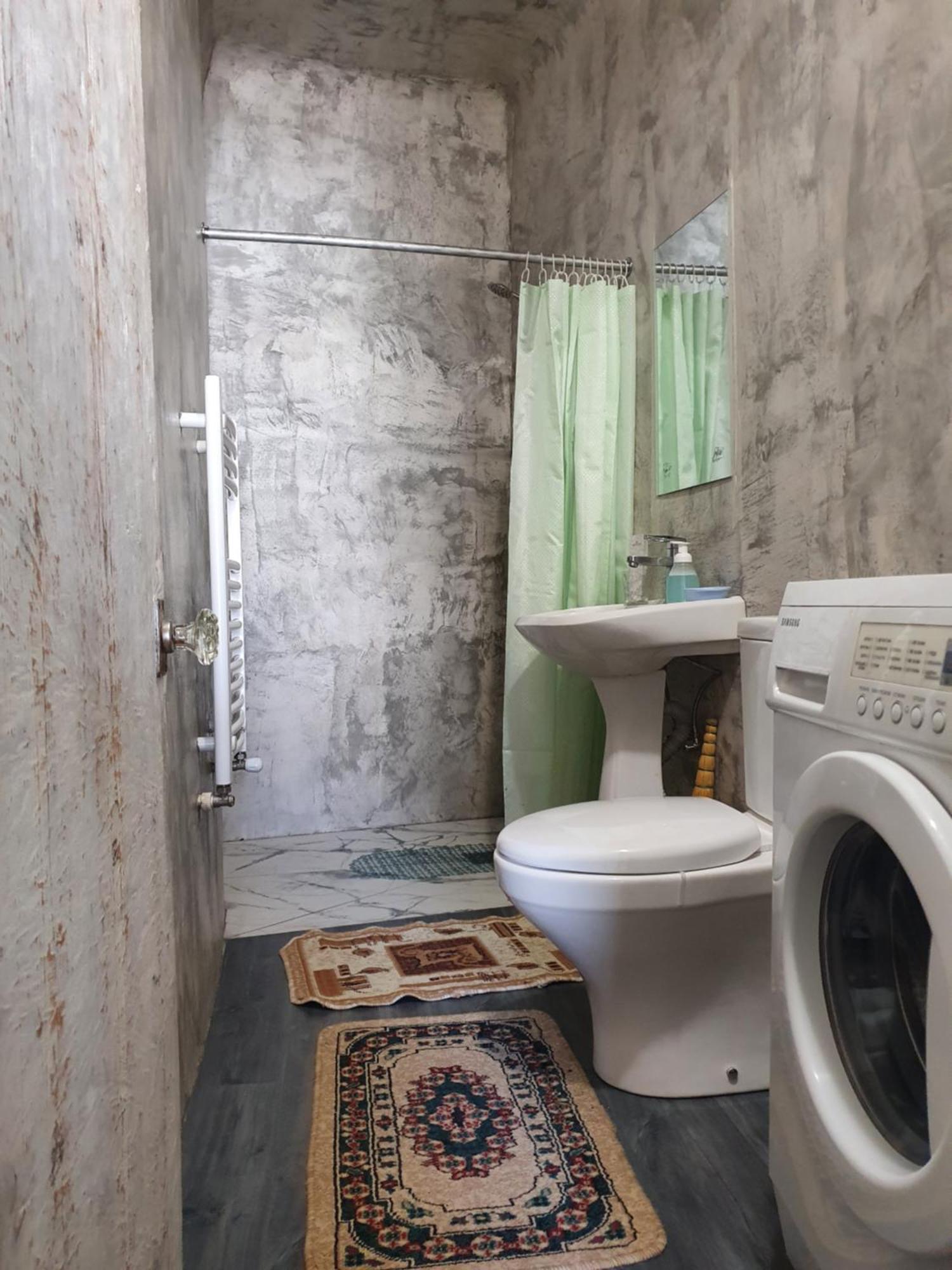 Authentic Apartment In The Centre Chişinǎu Buitenkant foto